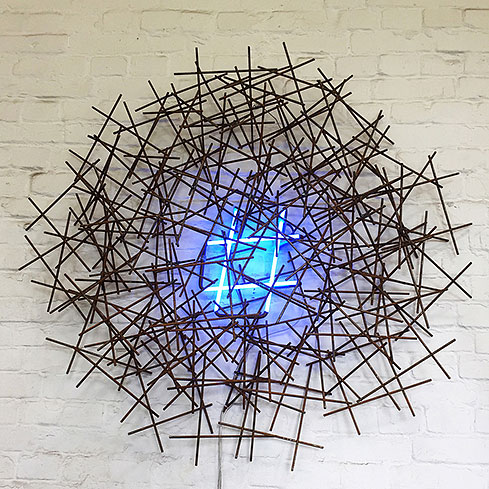 "#globe 20_3 blue" Skulptur Stahl, Neon, 2020, Ernst J. Petras, Berlin, Neuenhagen